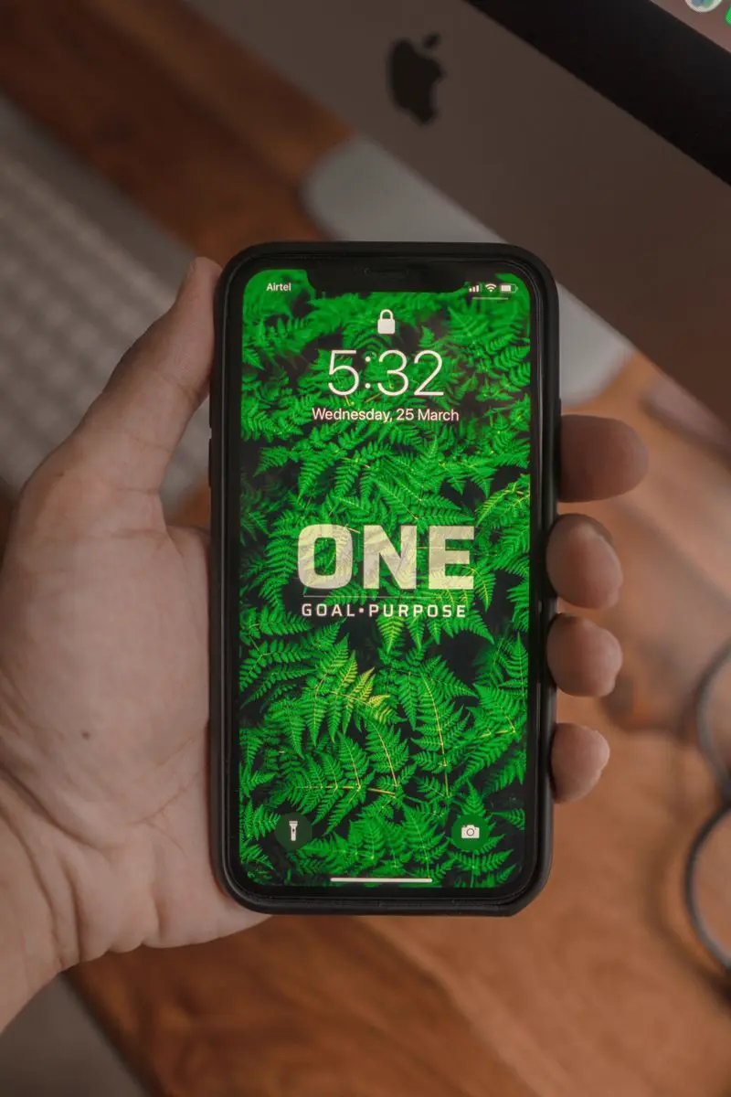 A One-Minute Digital Boundary Before Bed — Pin this for later